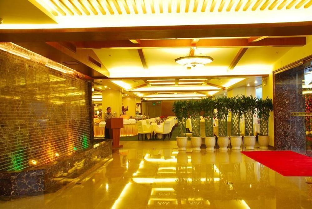 Vienna Hotel Guangzhou Shaheding Metro Station Exterior photo